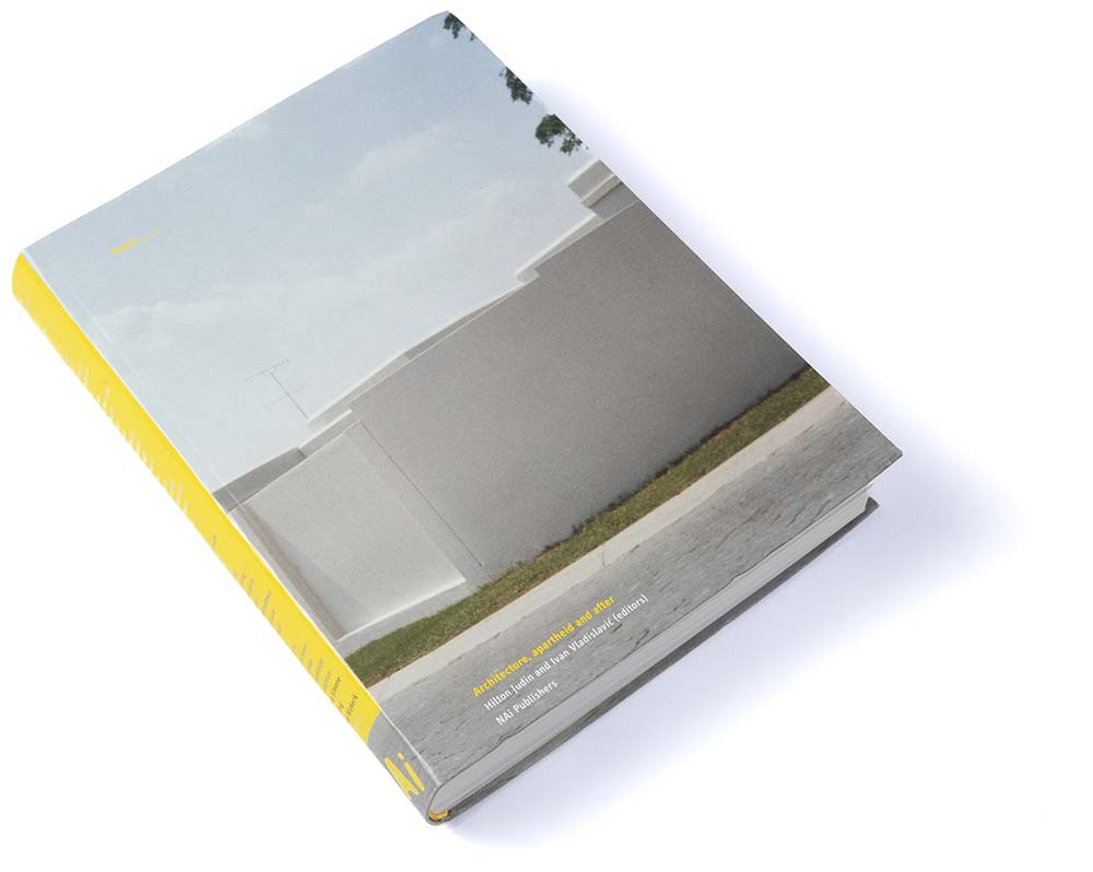 Kitty Molenaar  |  grafisch ontwerpen  |  blank___ architecture, apartheid and after  |  NAi publishers